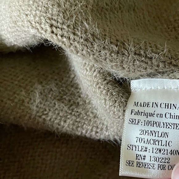 Tan Fuzzy Faux Mohair Crewneck Sweater, Size Medium•••NWT, Cute Teddy Style - Picture 8 of 10